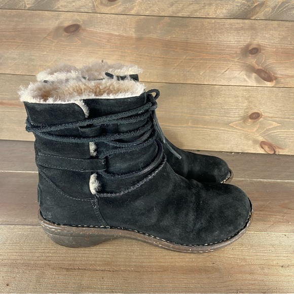 Ugg caspia Womens size 9 shoes black suede shearling lined winter boots - Picture 2 of 8